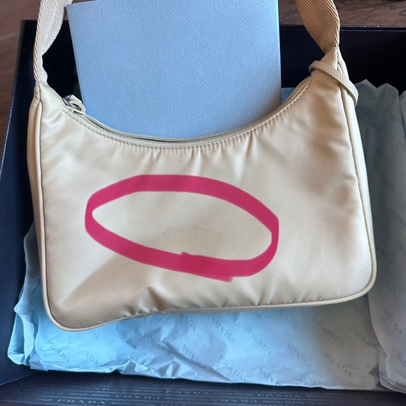 Re-Nylon Prada Re-Edition 2000 mini bag Cream Shoulder Bag with Signature Logo - Picture 10 of 12